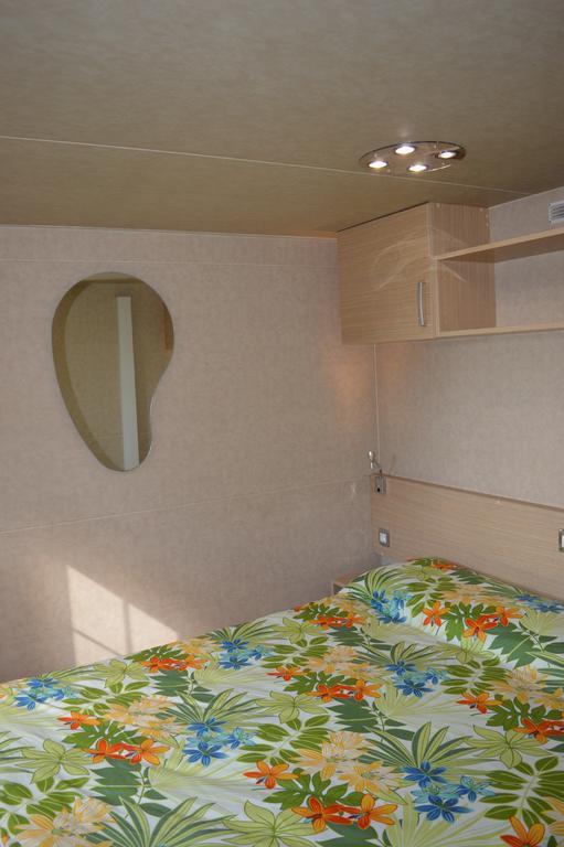 Camping Royal Pettenasco Habitación foto