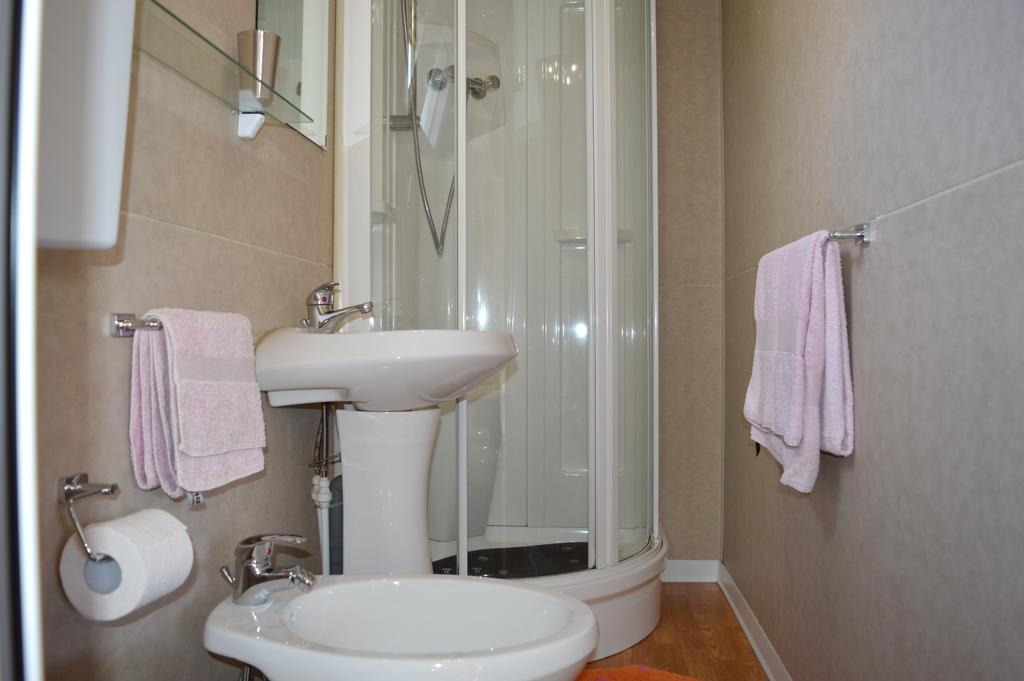 Camping Royal Pettenasco Habitación foto