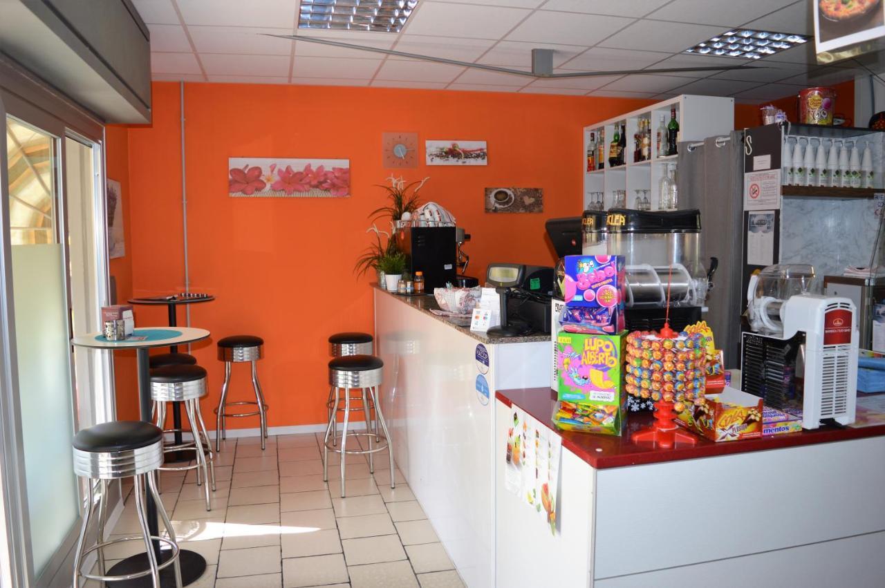 Camping Royal Pettenasco Exterior foto